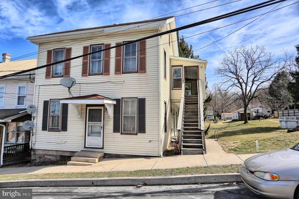 63 S MARKET ST, Elizabethville, PA 17023