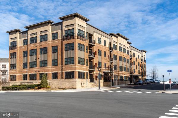 9521 BASTILLE ST #205, Fairfax, VA 22031