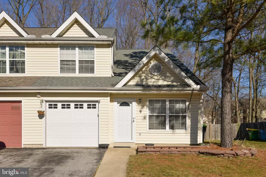 9 FOREST GLEN CT, Bear, DE 19701