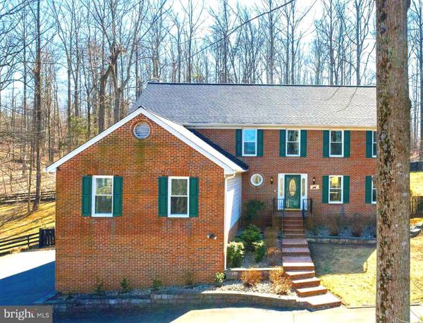 5823 HUNTON WOOD DR, Broad Run, VA 20137