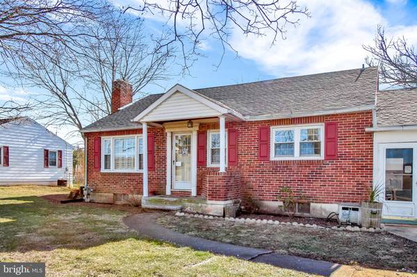 1640 LOUCKS RD, York, PA 17408