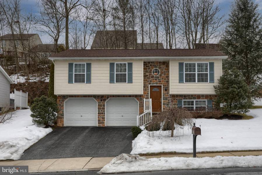 47 SWEET ARROW DR, Hummelstown, PA 17036