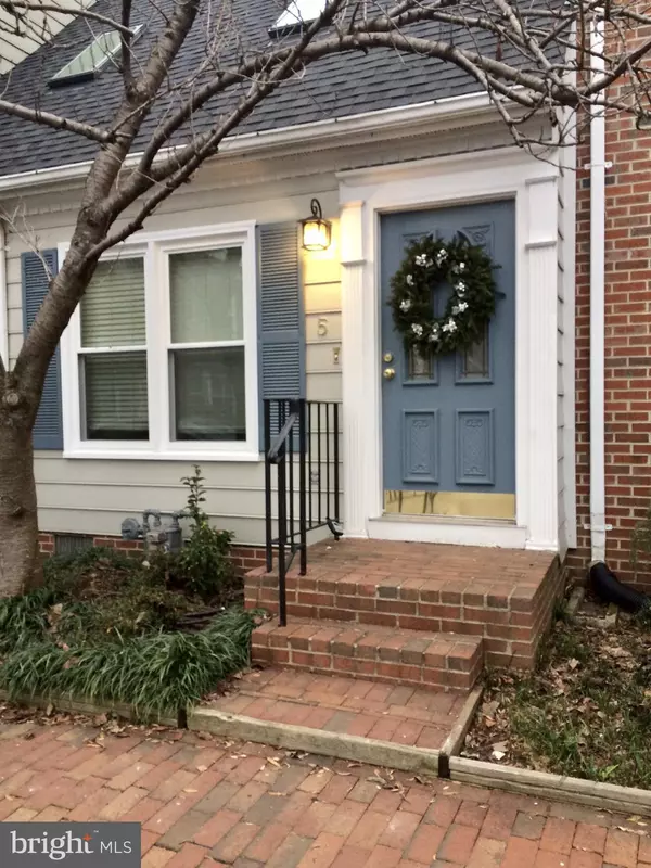 5 LAFAYETTE STA, Fredericksburg, VA 22401