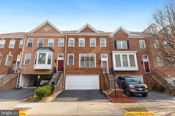 4789 THORNBURY DR, Fairfax, VA 22030