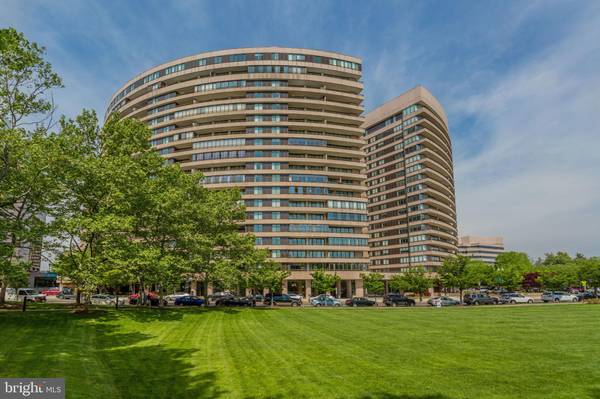 1300 CRYSTAL DR #709S, Arlington, VA 22202