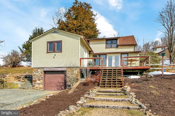 241 MINE RD, Oley, PA 19547