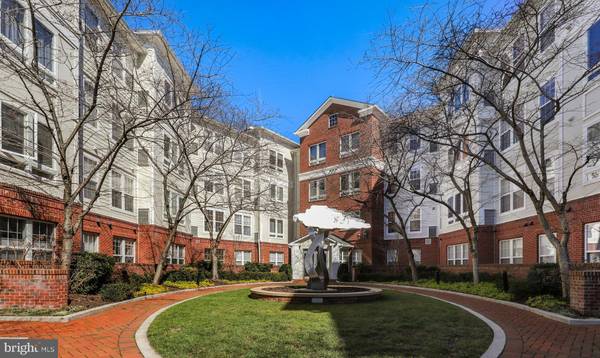 801 S GREENBRIER ST #106, Arlington, VA 22204