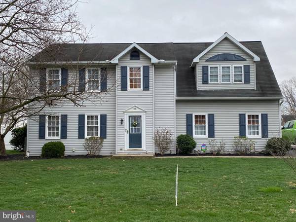 48 VALERIE DR, Elizabethtown, PA 17022