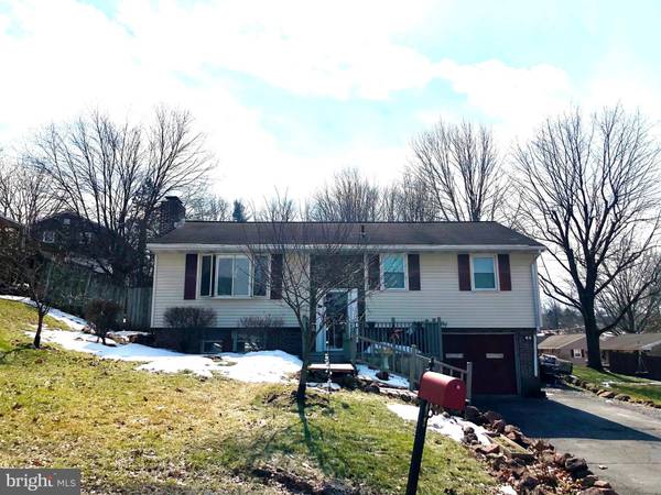 3 WESTWOOD DR, Stevens, PA 17578