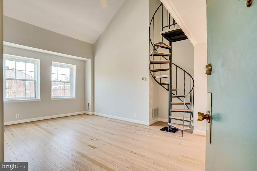 3062 S BUCHANAN ST #C1, Arlington, VA 22206