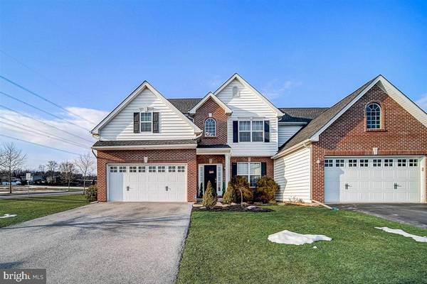 847 SWALLOW TAIL LN, Breinigsville, PA 18031