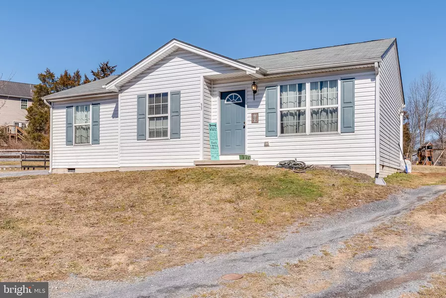 33 EISENHOWER CIR, Inwood, WV 25428