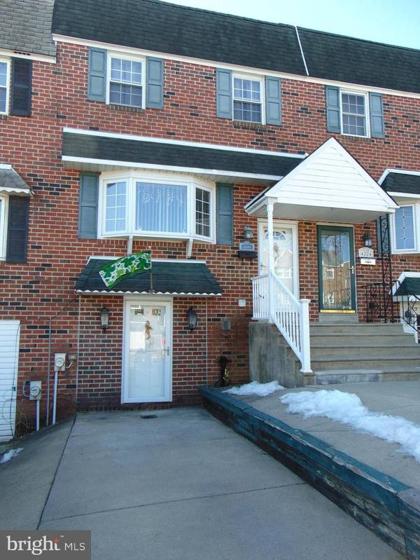 4226 CARTERET DR, Philadelphia, PA 19114