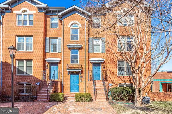 555 COLECROFT CT #555, Alexandria, VA 22314