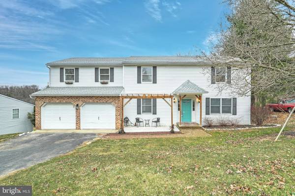 1649 RANDOW RD, York, PA 17403