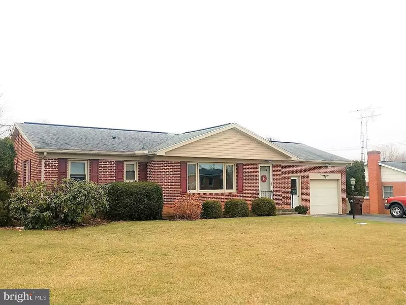 1270 2ND AVE, Chambersburg, PA 17202