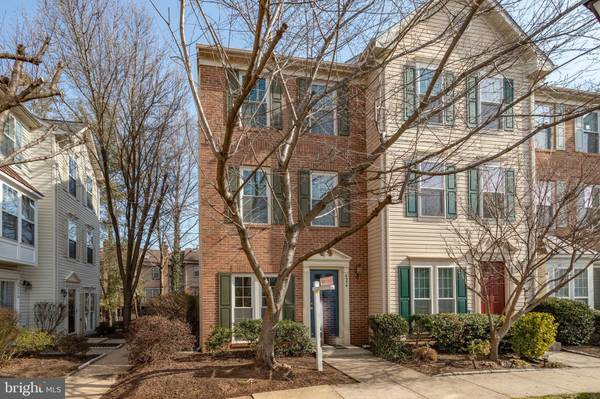 4374 SUTLER HILL SQ, Fairfax, VA 22033