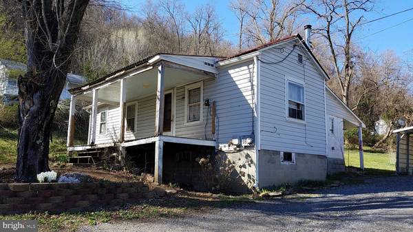 96 GEORGE LN, Berkeley Springs, WV 25411