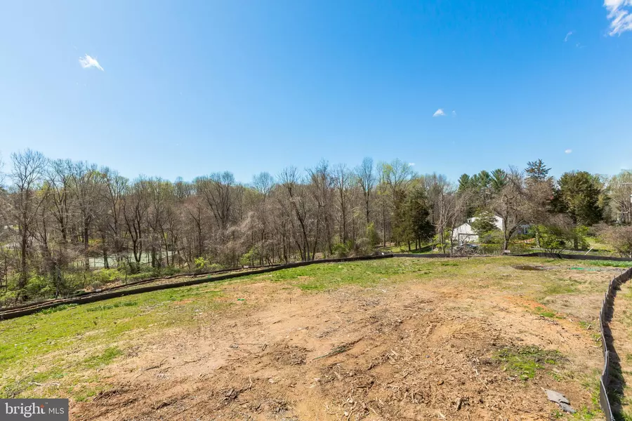 1100 LEIGH MILL RD, Great Falls, VA 22066