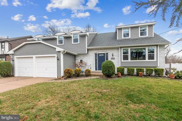 1617 MAYFLOWER LN, Cherry Hill, NJ 08003