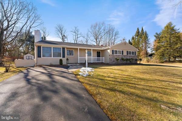 15 LLANFAIR LN, Ewing, NJ 08618