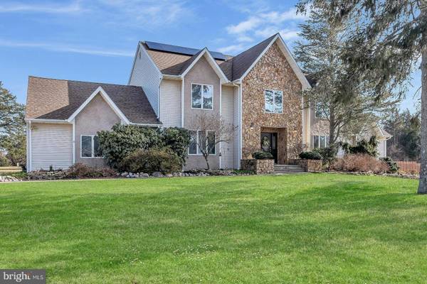 4 WARREN CT, Stafford Township, NJ 08050