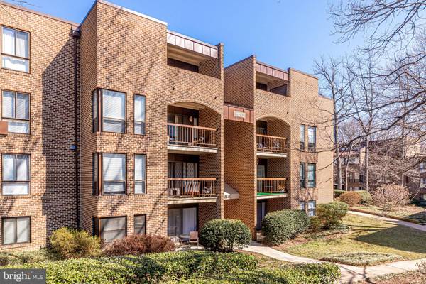 Reston, VA 20190,11212 CHESTNUT GROVE SQ #216