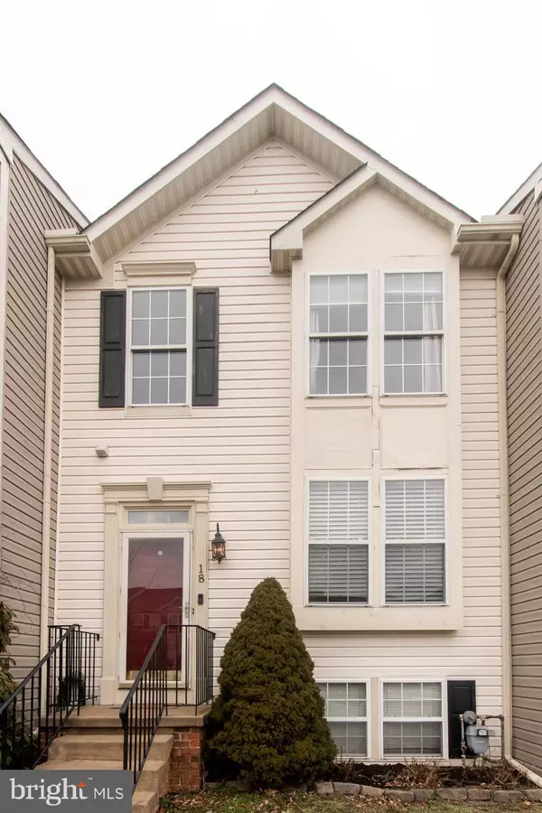 18 E CHRISTINA PL, Newark, DE 19702