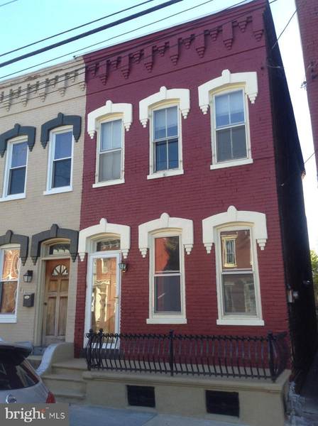 614 WALNUT ST, Columbia, PA 17512