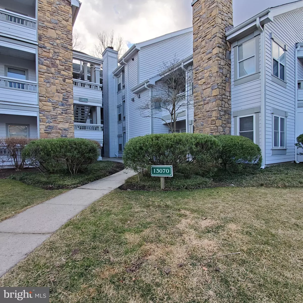 Fairfax, VA 22033,13070 AUTUMN WOODS WAY #103