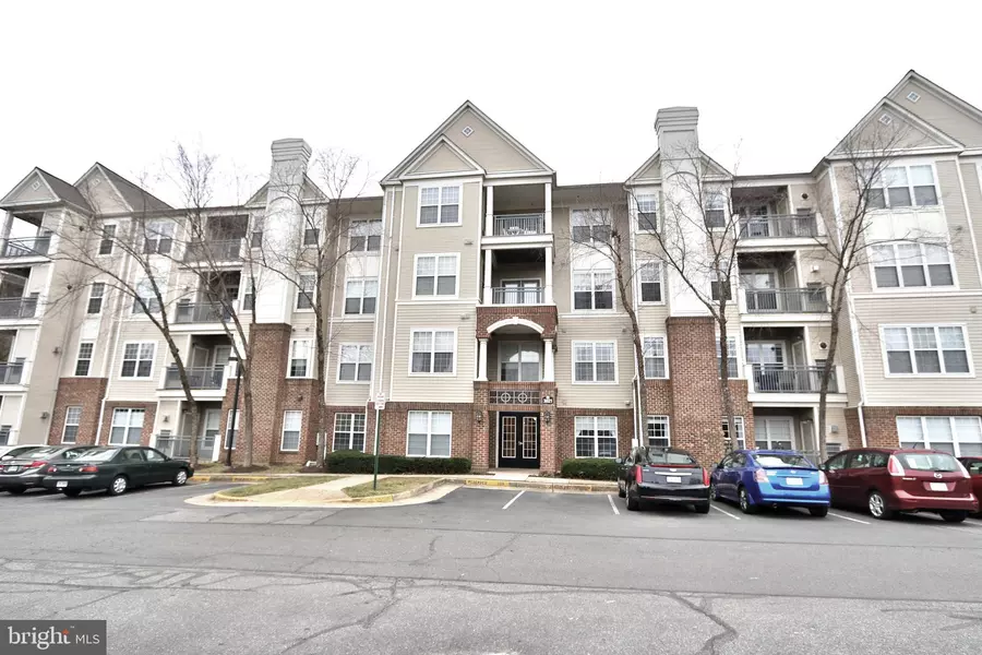 3021 NICOSH CIR #1305, Falls Church, VA 22042