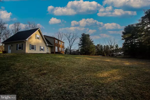 Falling Waters, WV 25419,784 COLSTON