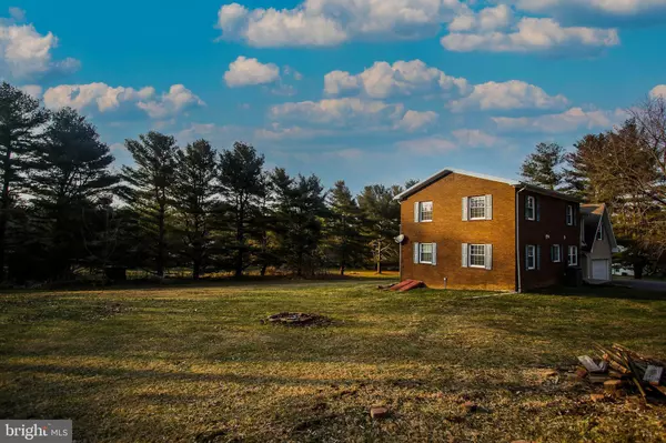 Falling Waters, WV 25419,784 COLSTON