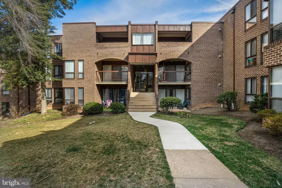 11240 CHESTNUT GROVE SQ #158, Reston, VA 20190