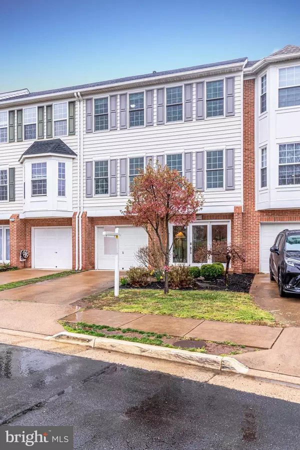 4714 WARM HEARTH CIR, Fairfax, VA 22033