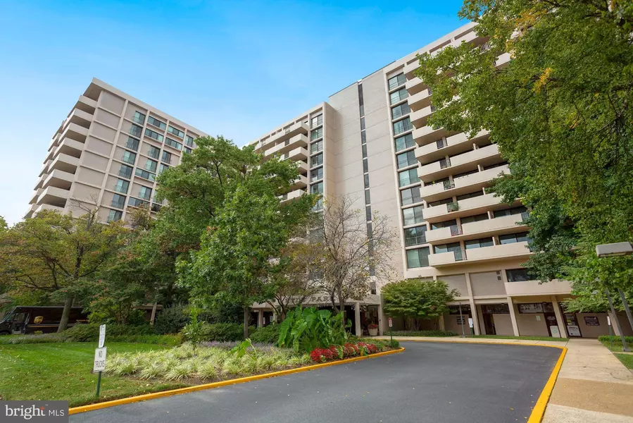 4141 N HENDERSON RD #323, Arlington, VA 22203