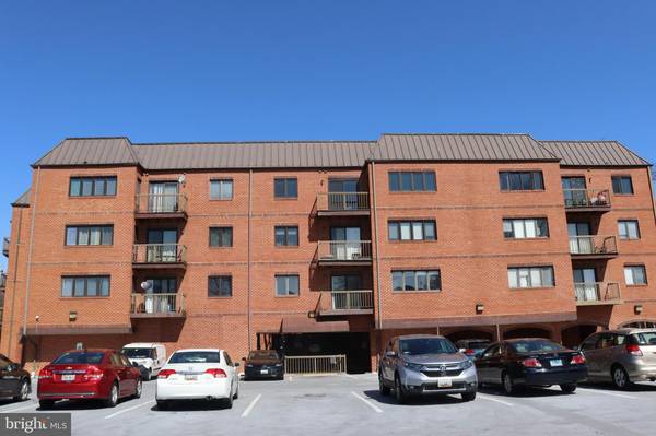 8 RUSSELL AVE #406, Gaithersburg, MD 20877