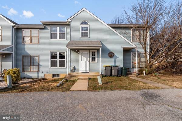 102 GERMANTOWN CT, Newark, DE 19702