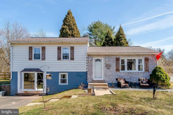 962 MARY ELLEN LN, Collegeville, PA 19426