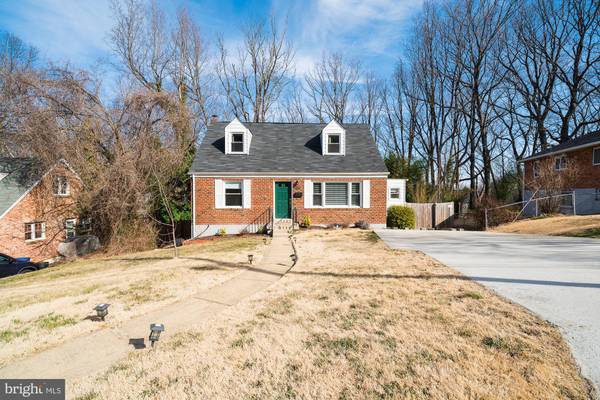 6472 OAKWOOD DR, Falls Church, VA 22041