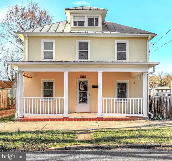 418 E LIBERTY ST, Charles Town, WV 25414