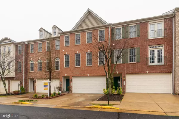 9408 HUCKS BRIDGE CIR, Lorton, VA 22079