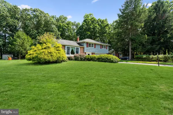 Princeton Junction, NJ 08550,318 OAK LN