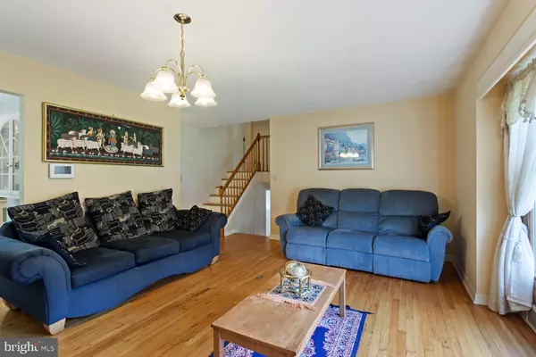 Princeton Junction, NJ 08550,318 OAK LN