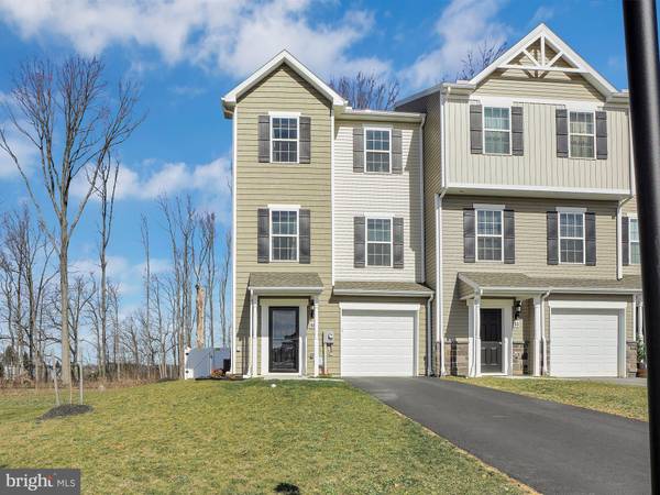 55 AYRSHIRE DR, Hanover, PA 17331