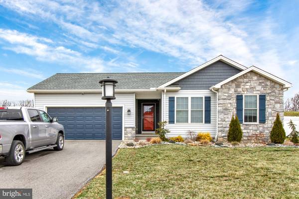 6134 JENNIFER LN, Spring Grove, PA 17362