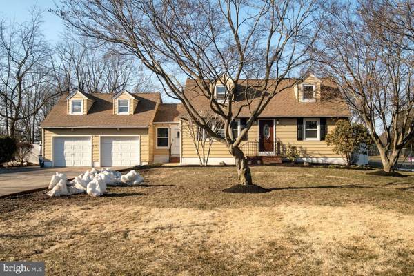 15 ORCHARD AVE, Pennington, NJ 08534