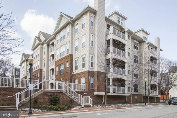 5120 DONOVAN DR #302, Alexandria, VA 22304