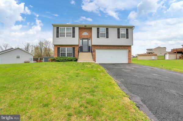 15188 CAMDEN DR, Greencastle, PA 17225