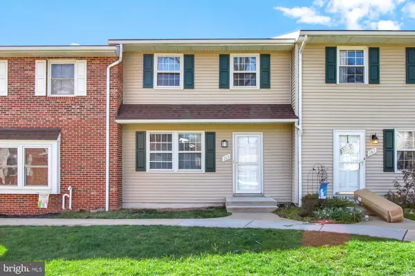 165 FOX RUN DR, York, PA 17403